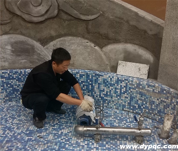 水景喷泉潜水泵安装现场