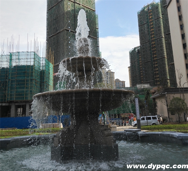 雕塑喷泉实景图