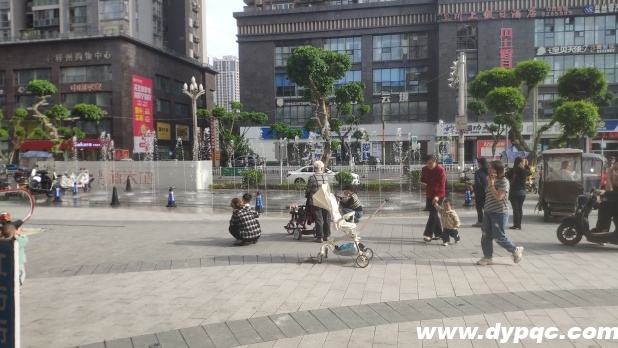 绵阳华禧首座北门新天地音乐喷泉现场实景