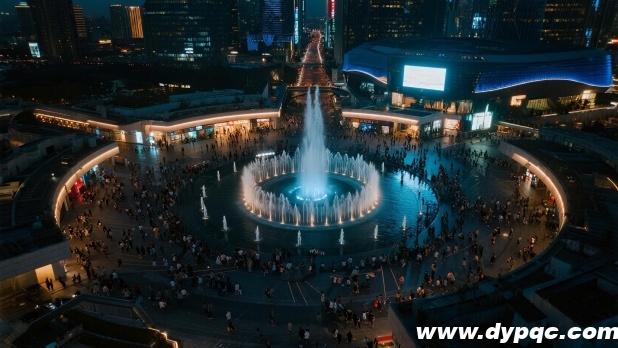 广场喷泉：艺术与科技融合的城市绿洲 - 打造美化环境、提升商业价值的智能水景解决方案